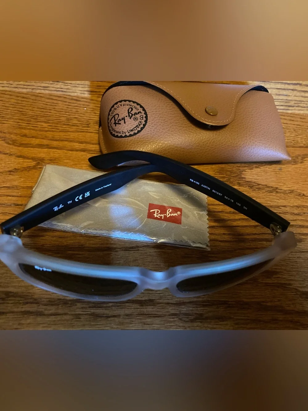 Ray Bans RB4165 Justin 6512/87 Gray/Black Lightly Used